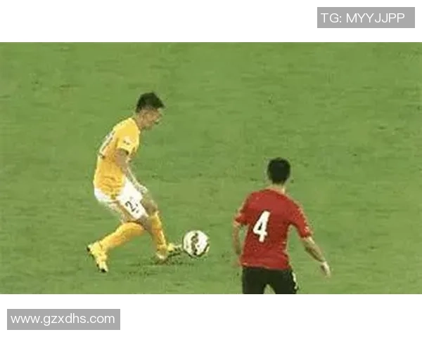 重射炮足球明星的传奇之路与辉煌成就解析